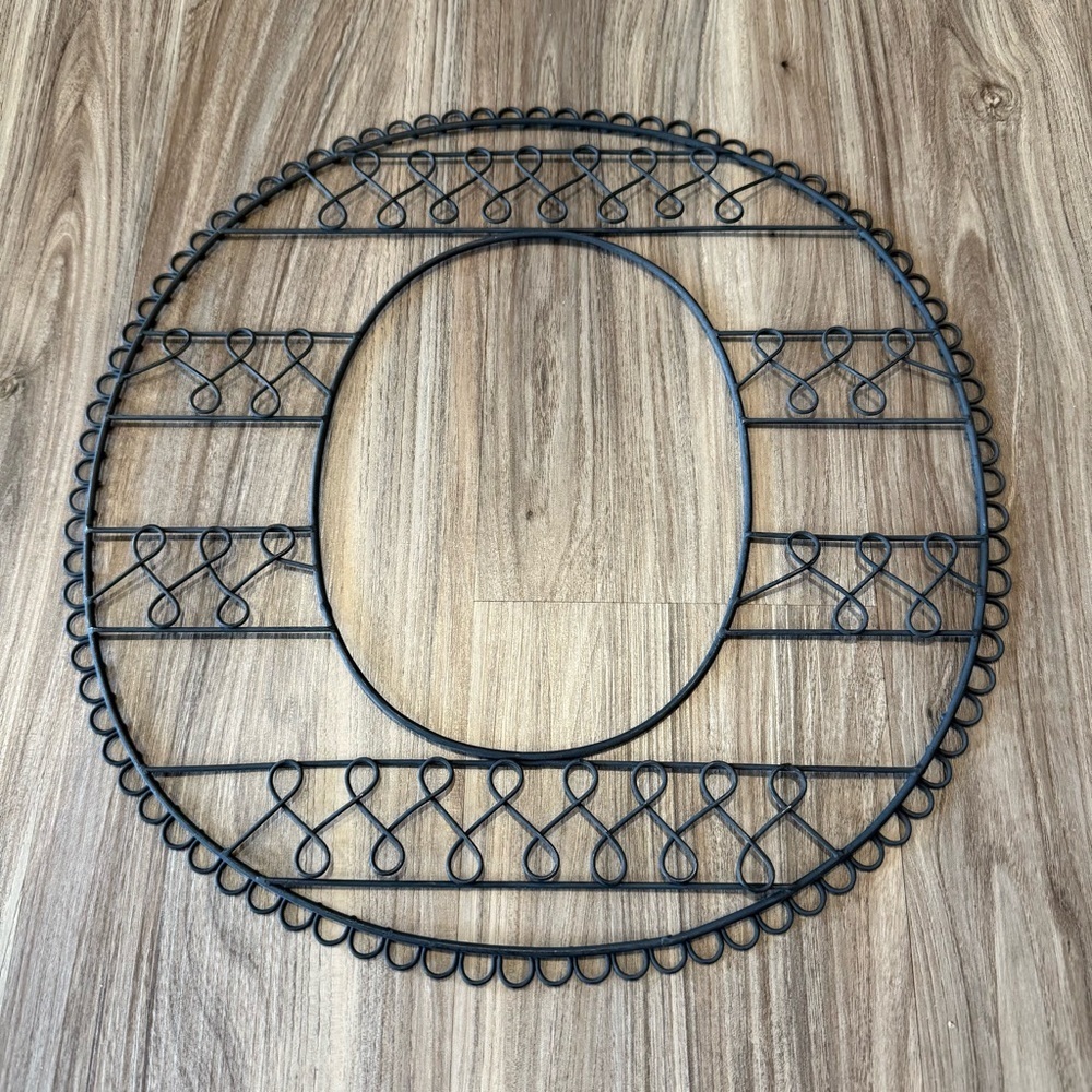 Pottery Barn Teen Black Wire Letter O Wall Decor